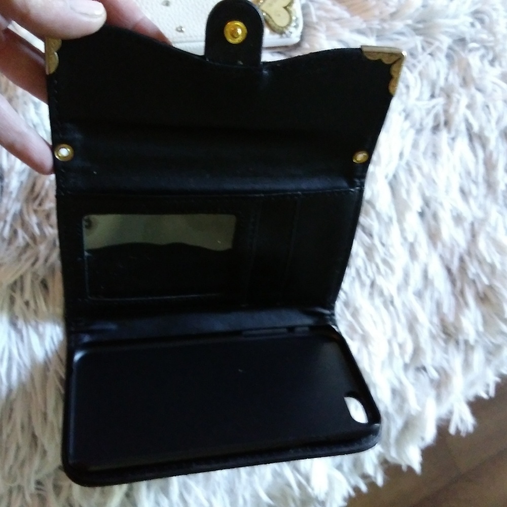 Phone cases - Picture 3 of 4